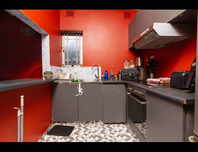 4 BEDROOM FREESTANDING FOR SALE IN SILVERGLEN